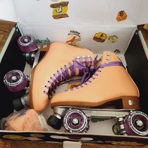 NEW Moxi Roller Skates Size 6 Women's